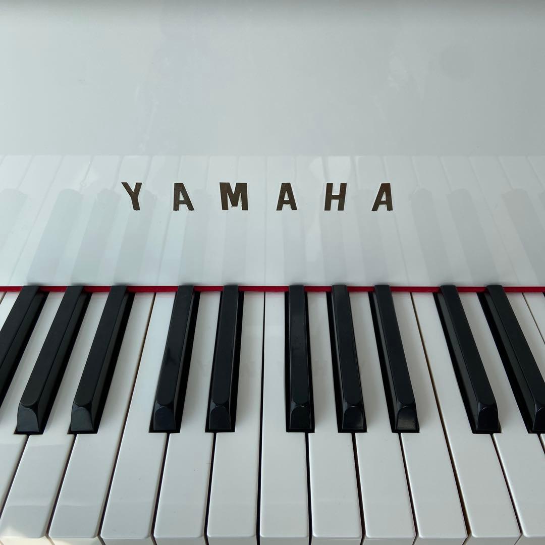 お値下げしました　YAMAHAグランドピアノホワイト88鍵盤　防音パネル付き