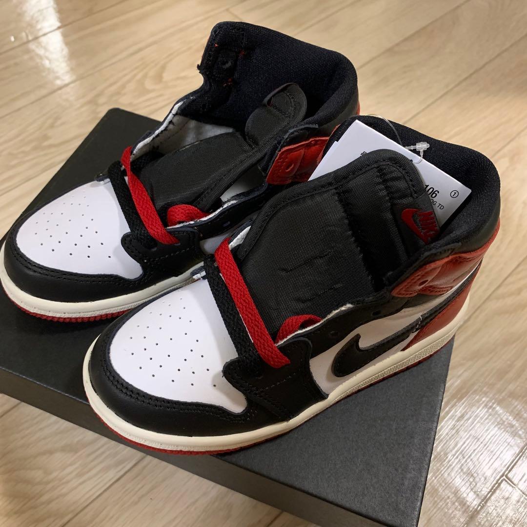 スニーカー Nike AirJordan 1 \"Black Toe Reimagined\"