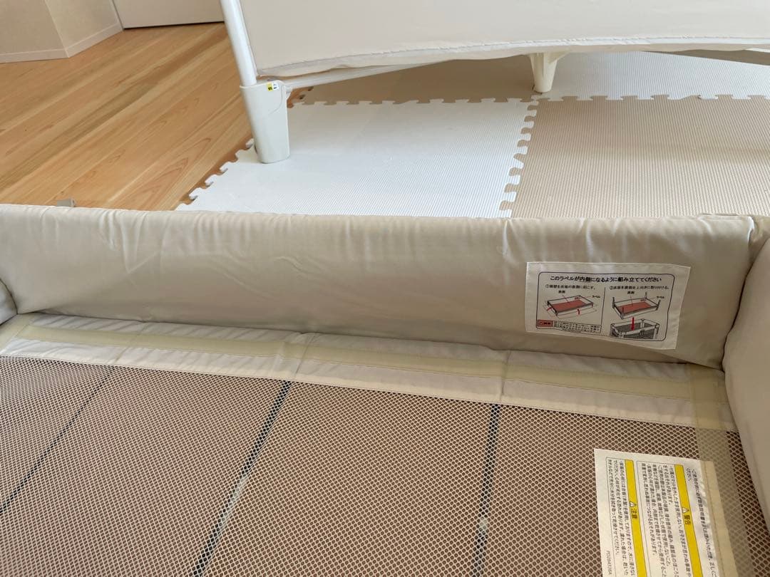 箱付き　Aprica アップリカ ココネルエアー ホワイト 折り畳みベビーベッド