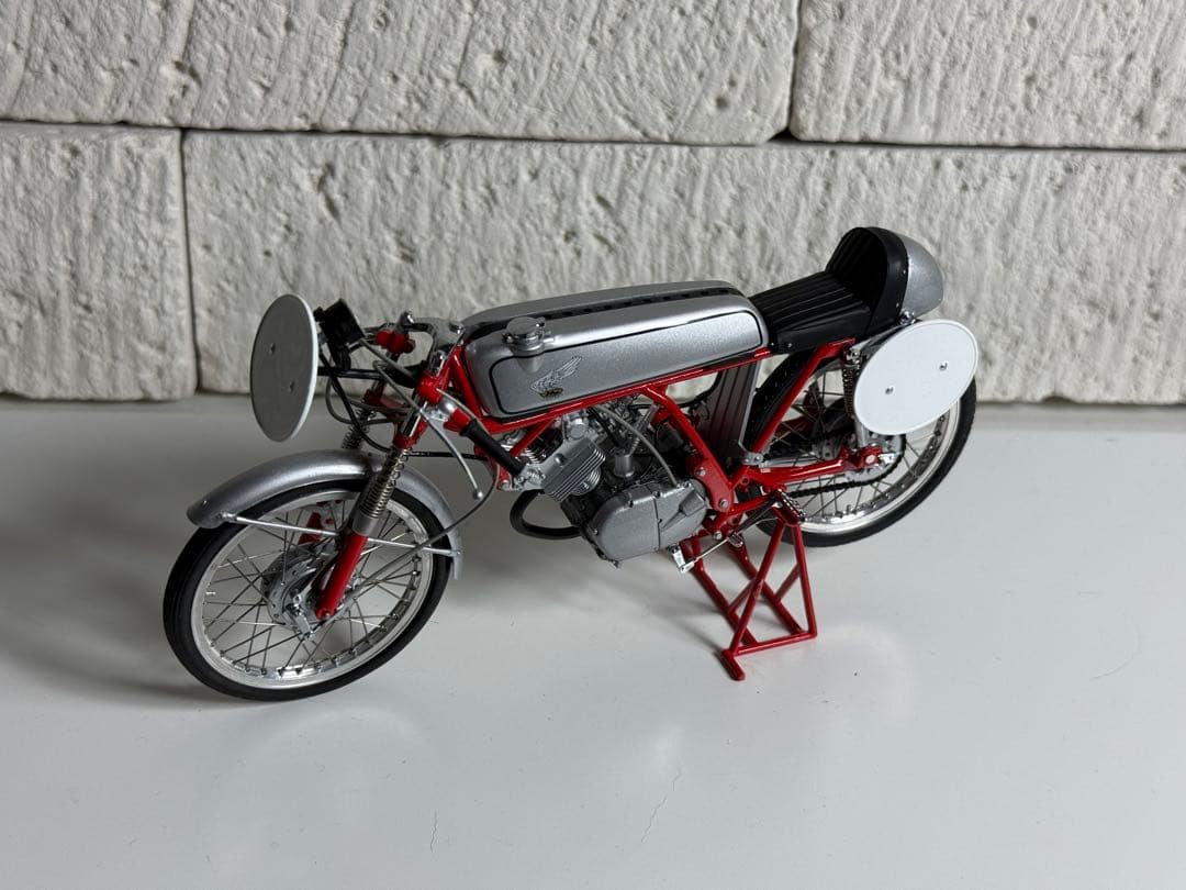 エブロ　1/10スケール　ホンダ CR110 カブ レーシング 1962