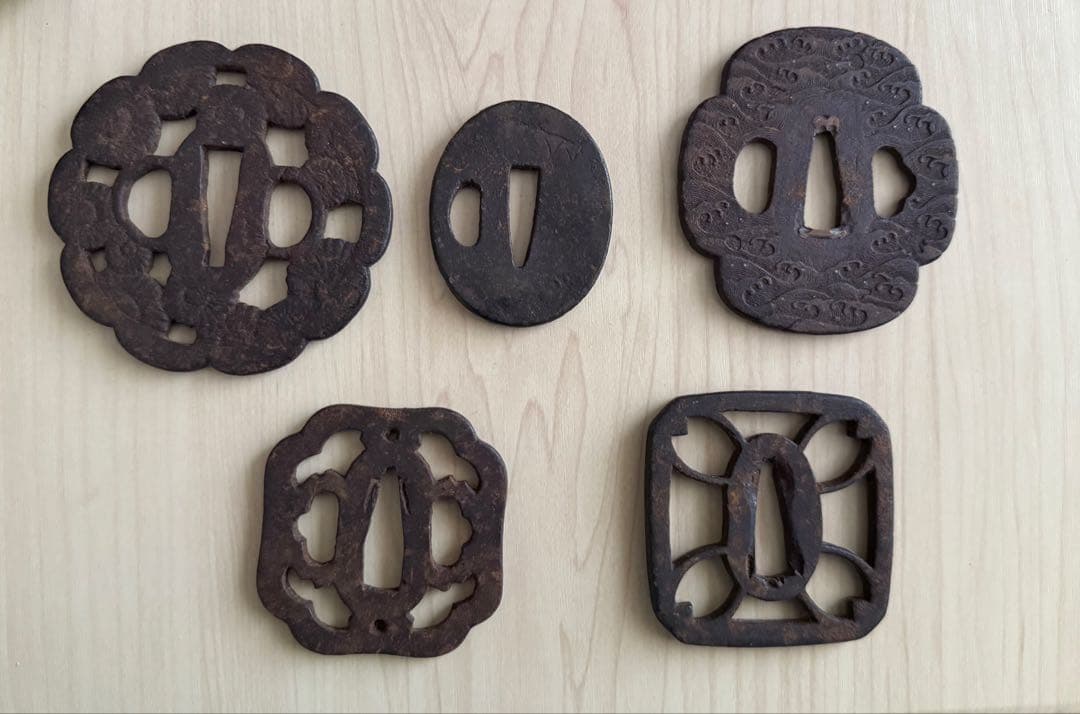 希少！レアな骨董品　鉄製 刀の鍔(つば) 5点セット