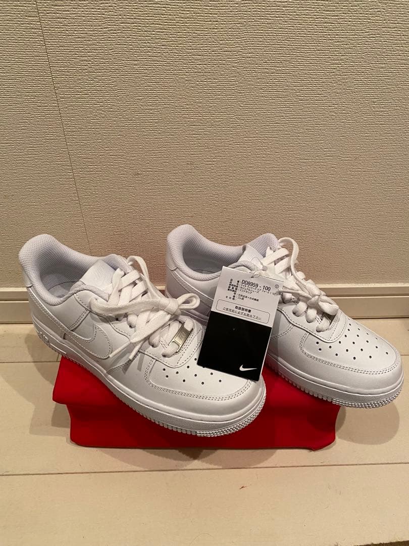 「バル」ナイキ ウィメンズ エアフォースワン白24cm 新品
