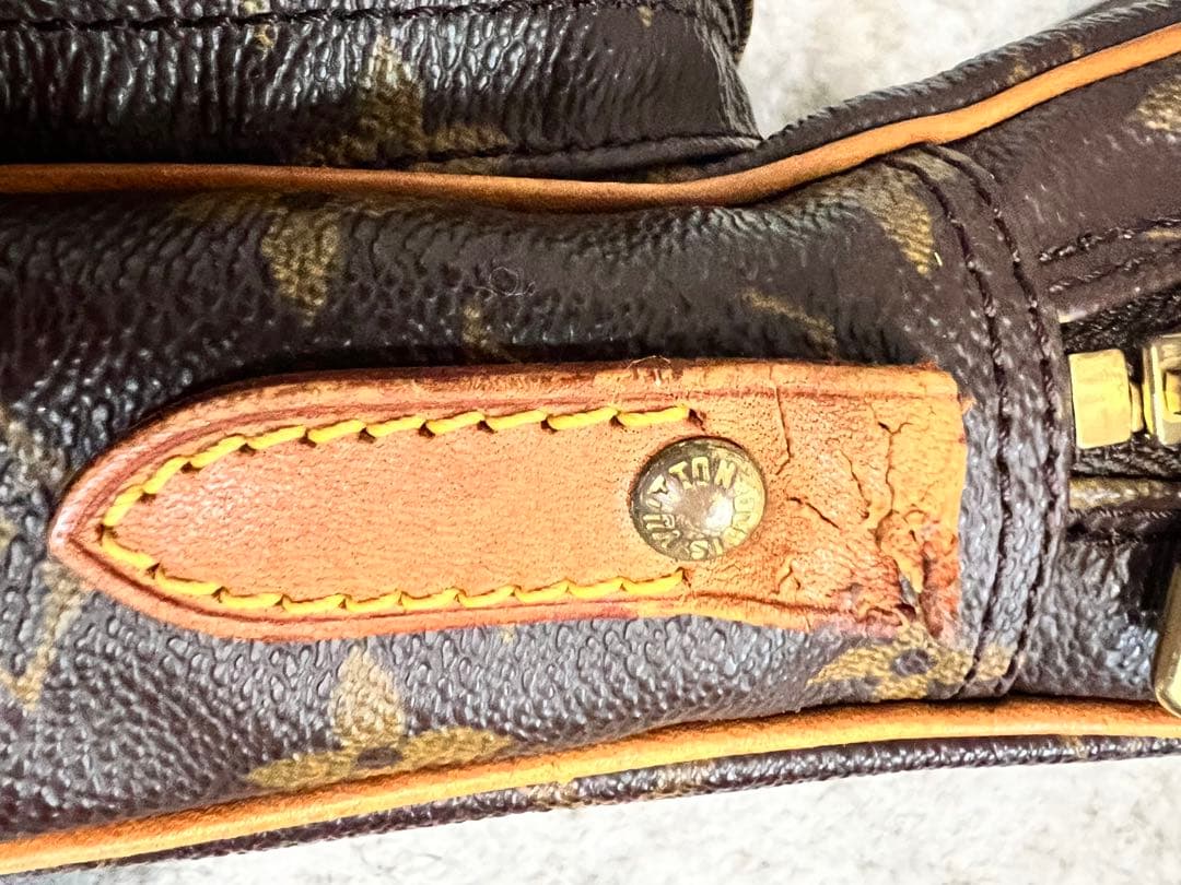 Louis Vuitton モノグラム ボディバッグ　2点　ポーチ　肩掛け