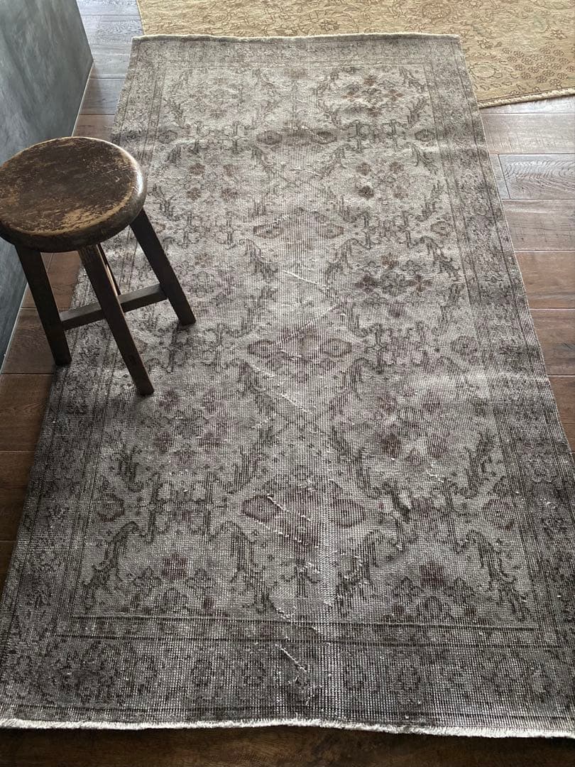 she　グレーオーバーダイ　ヴィンテージラグ　トルコラグ