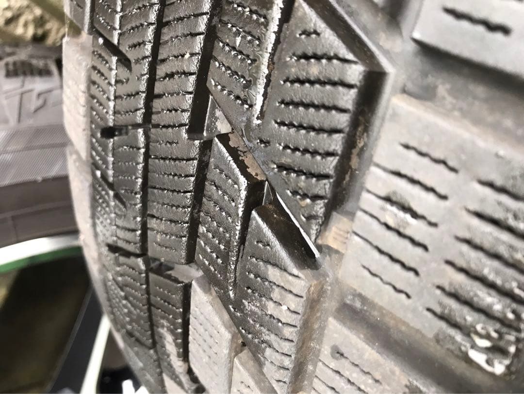 メルセデスベンツGLAスタッドレスセット