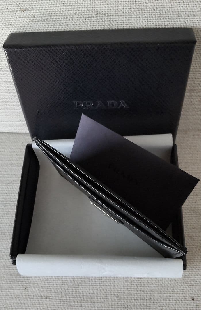 ♦PRADAプラダ♦レザー 黒 名刺入れ 未使用