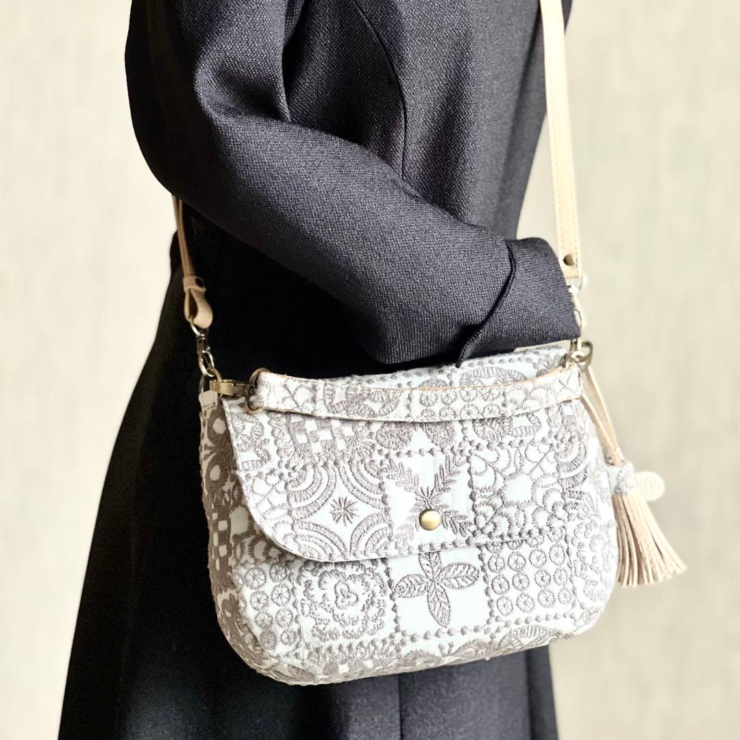 ミナペルホネン コロンとしたショルダーバッグMB510-072