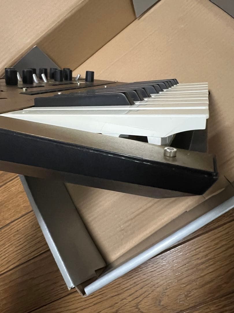 KORG monologue アナログシンセサイザー ゴールド