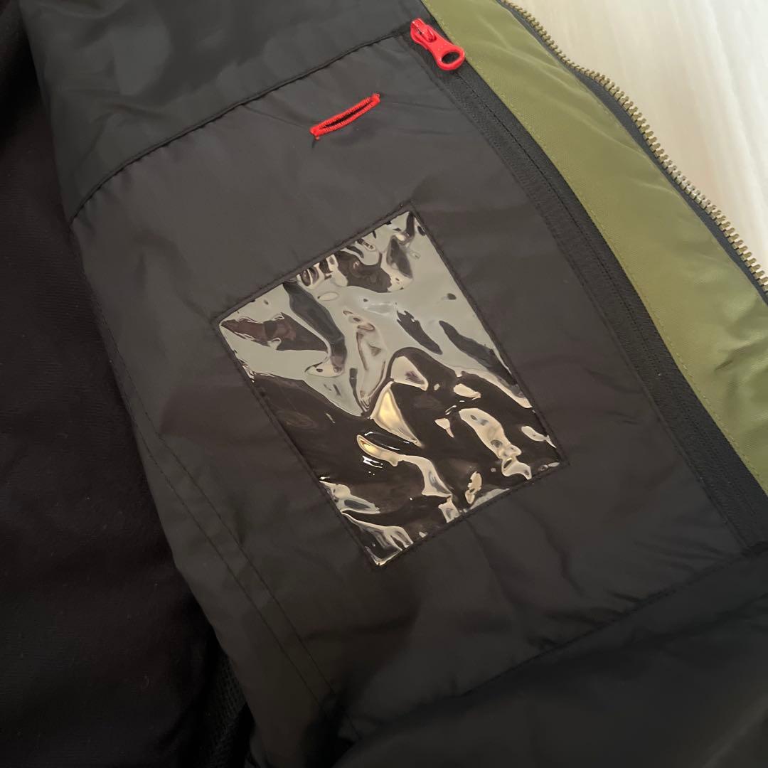 686 シックスエイトシックス　スノボー　ウェア