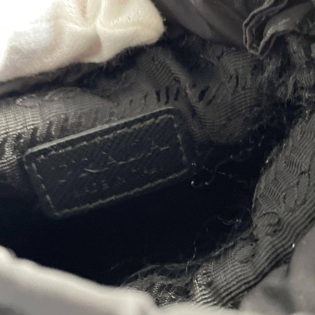 プラダ　RFID認証　リナイロン　ショルダーバッグ　スマホショルダー　ブラック