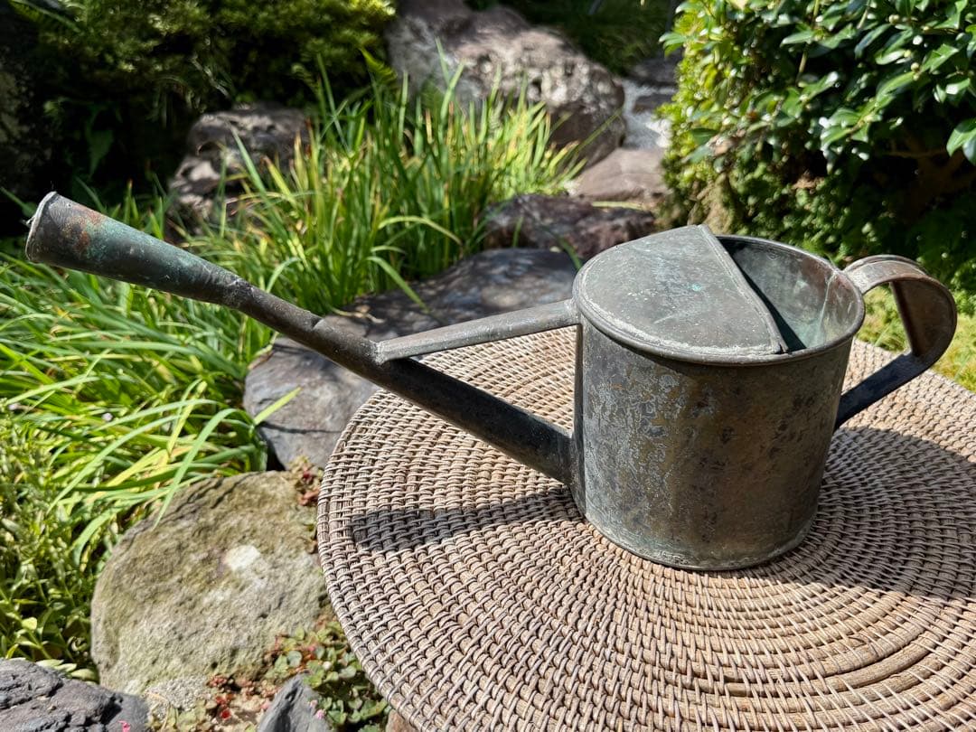アンティークじょうろ 中型 金属製　職人さん手仕事