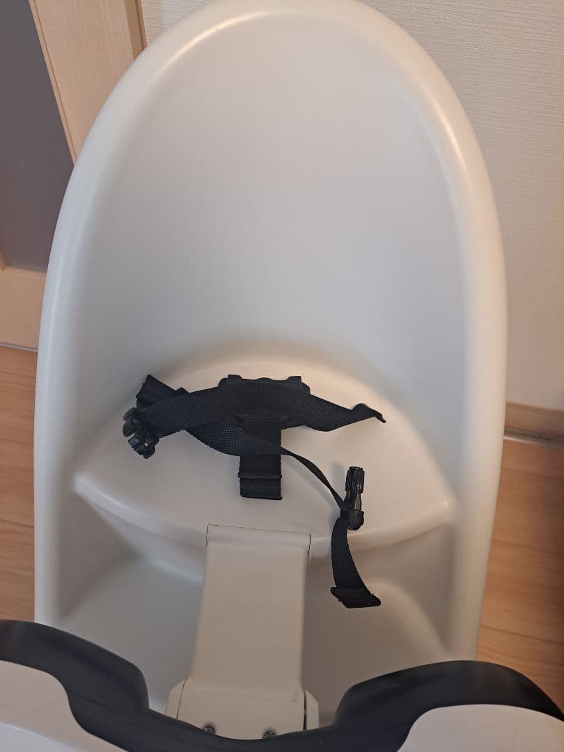 【mksi】安全ベルト付！BABYBJÖRN ハイチェア　ホワイト