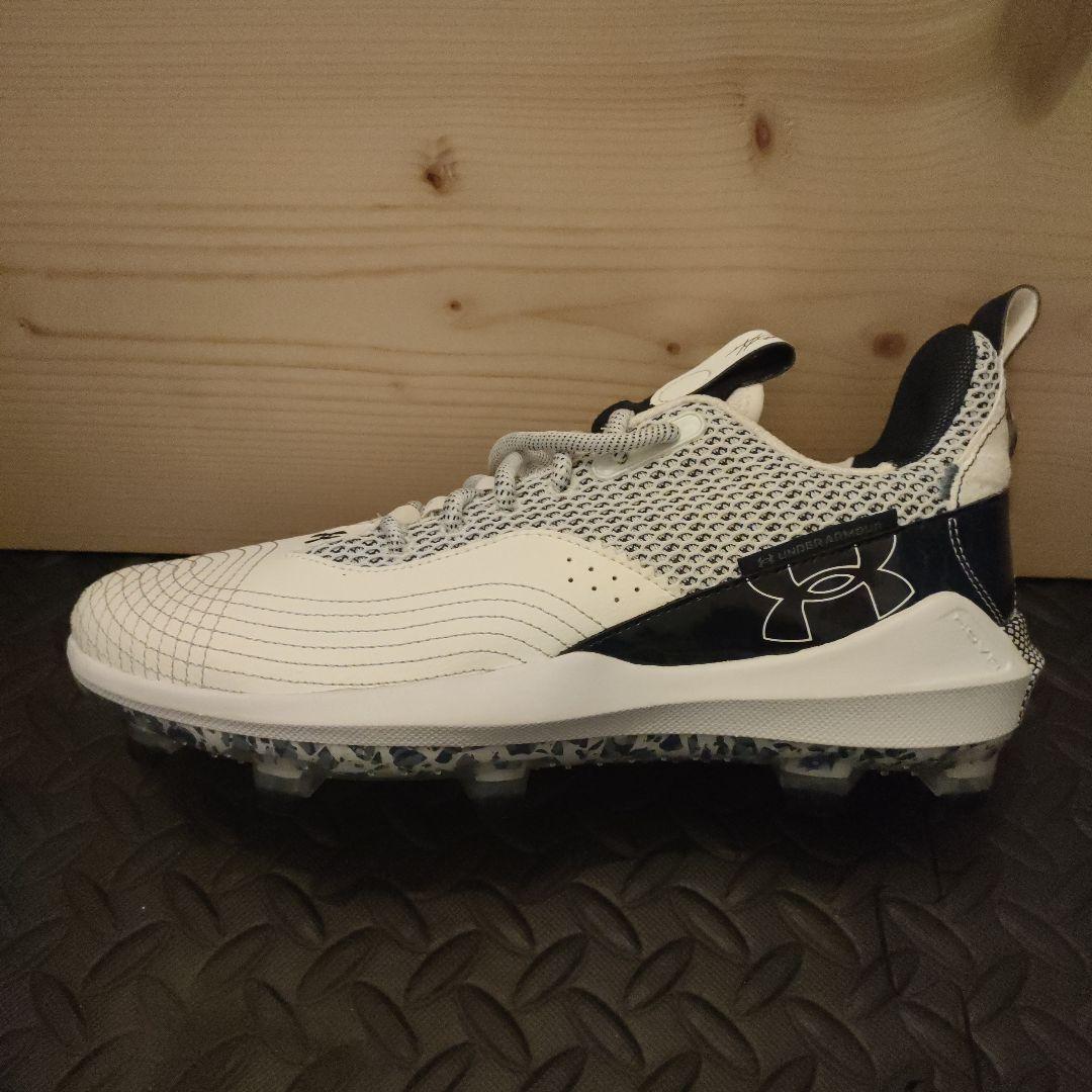 Under Armour ポイントスパイク　ホワイト/ネイビー　29.0cm