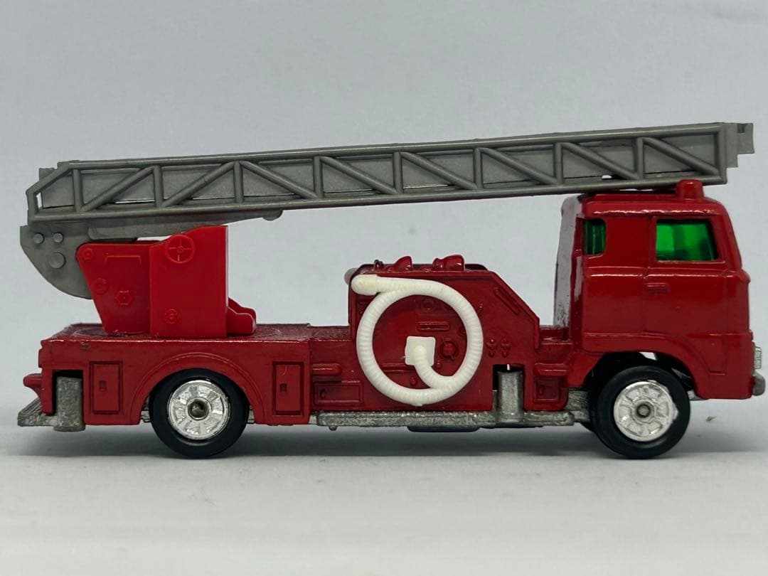 トミカ No.29 日野 消防自動車 日本製 黒箱 色指定箱 艶箱 当時物