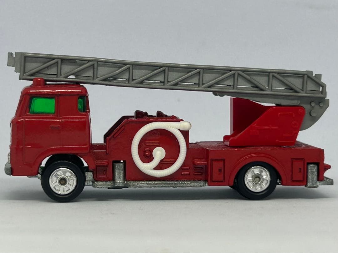 トミカ No.29 日野 消防自動車 日本製 黒箱 色指定箱 艶箱 当時物