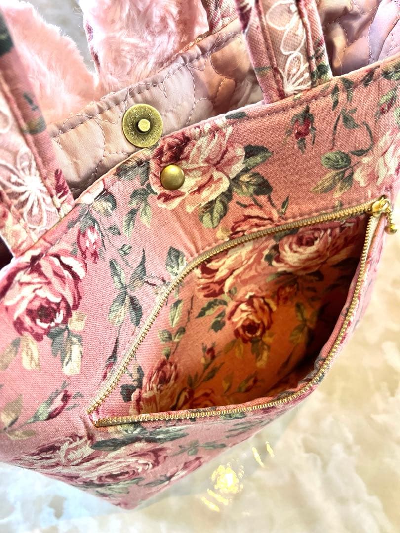 コヤンイサムチョン　アンティックローズ×ラメレース　ふわふわフリルバッグ