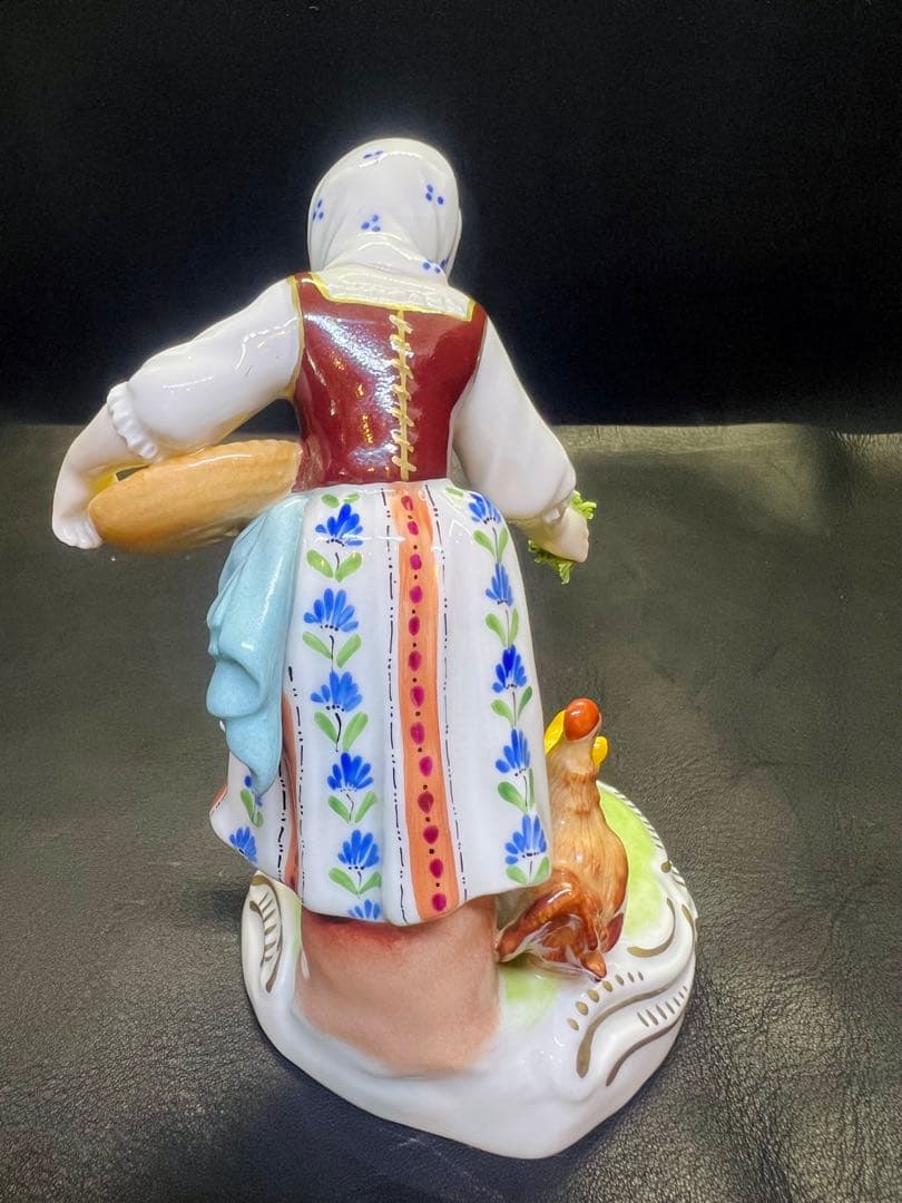 農婦 鶏 陶器 フィギュリン