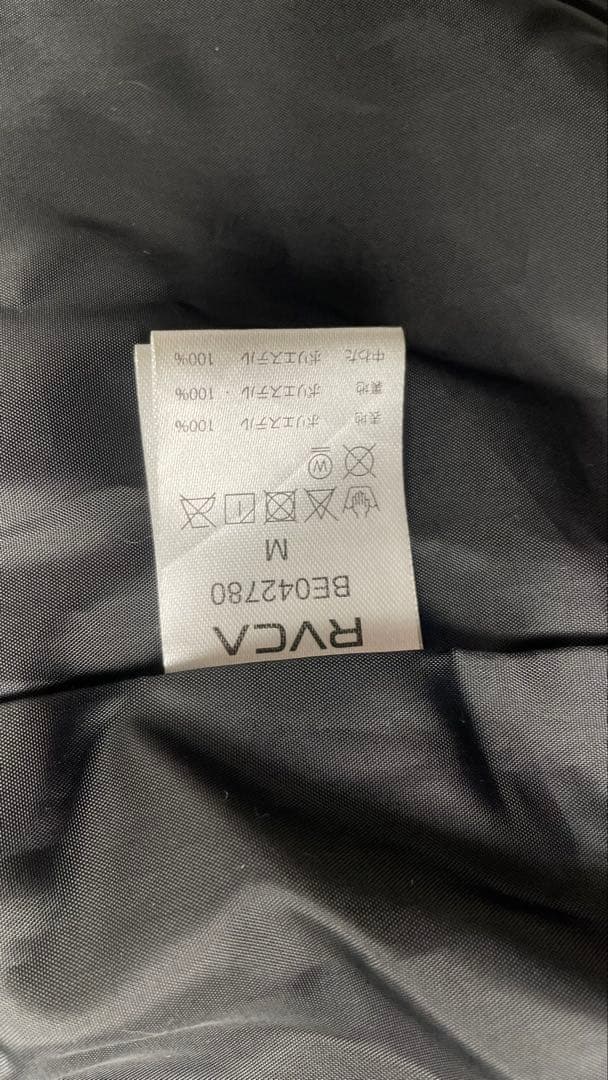 【希少コラボモデル2024美品✨】RVCA✕AZULパファージャケット ブラック