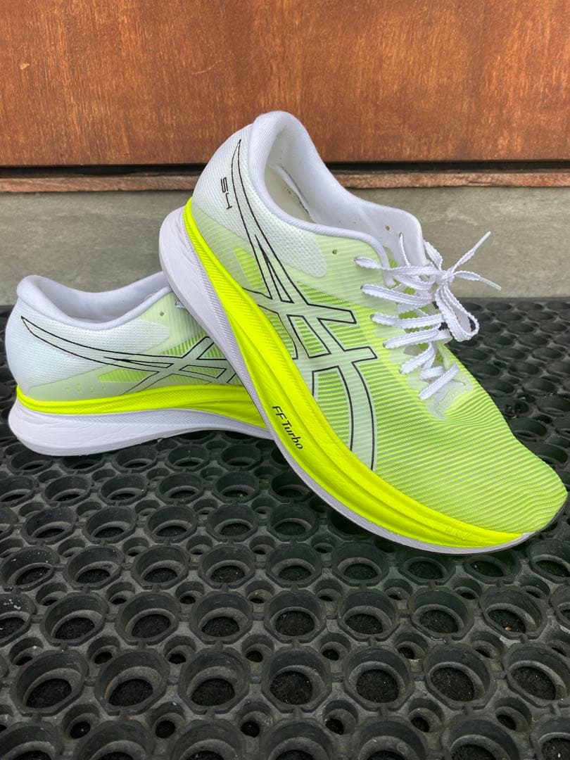 【美品】　アシックス　ランニングシューズ　カーボン厚底S4