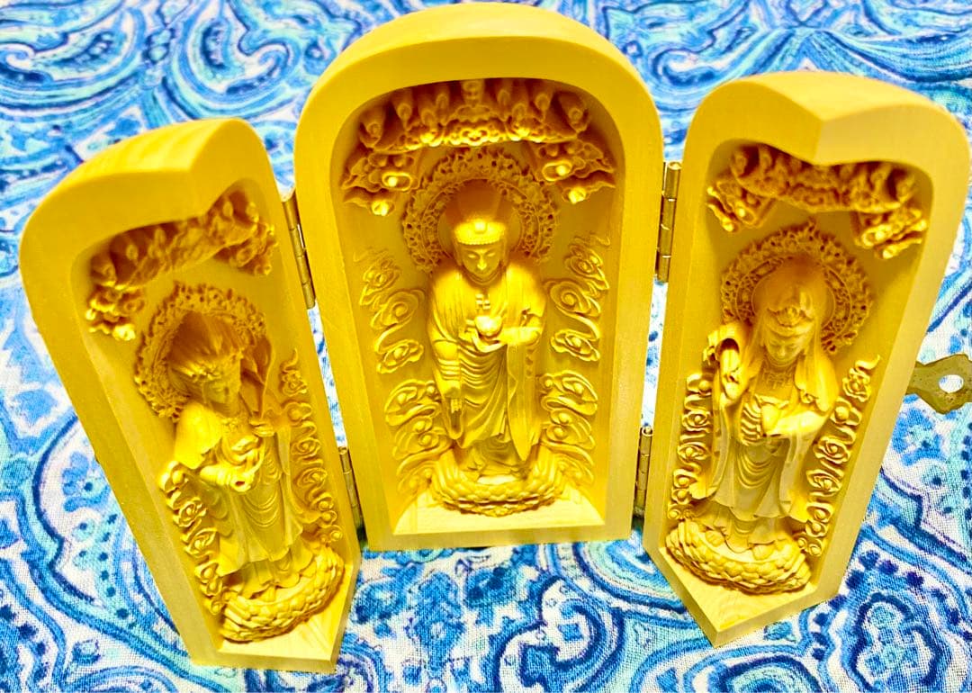 金運爆上げ！祈祷済！魂入り木製　普通の三尊仏ではありません！阿弥陀如来様