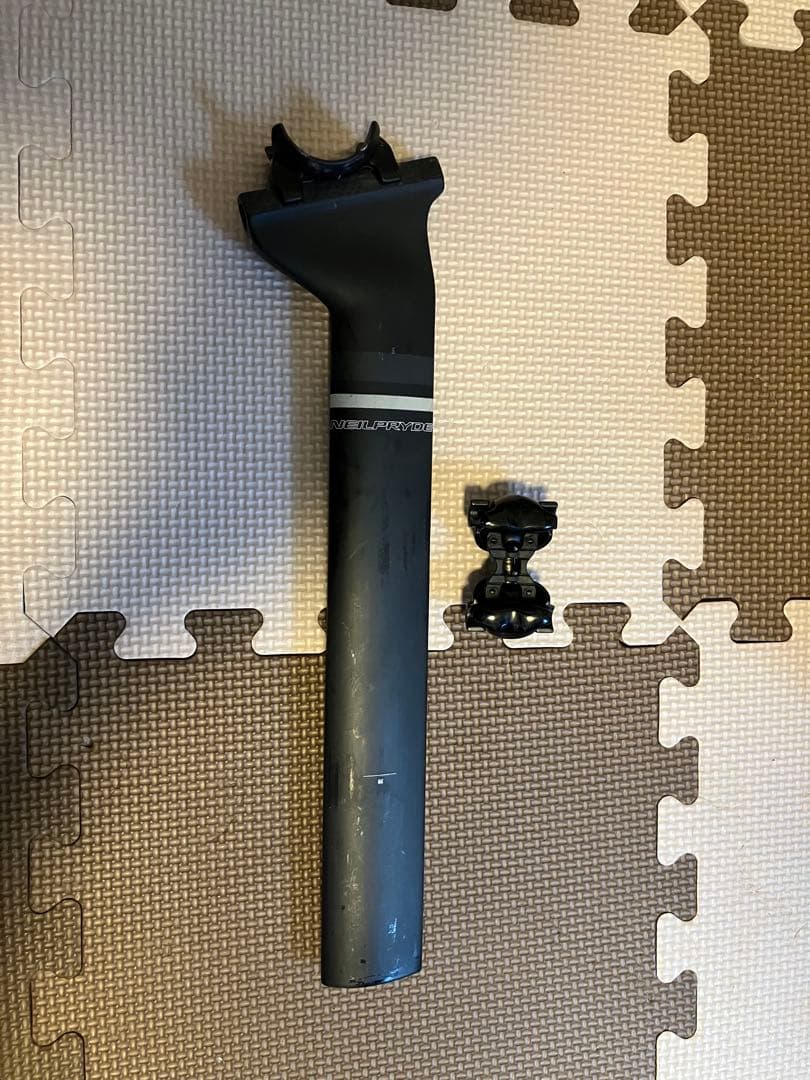 カーボンシートポスト