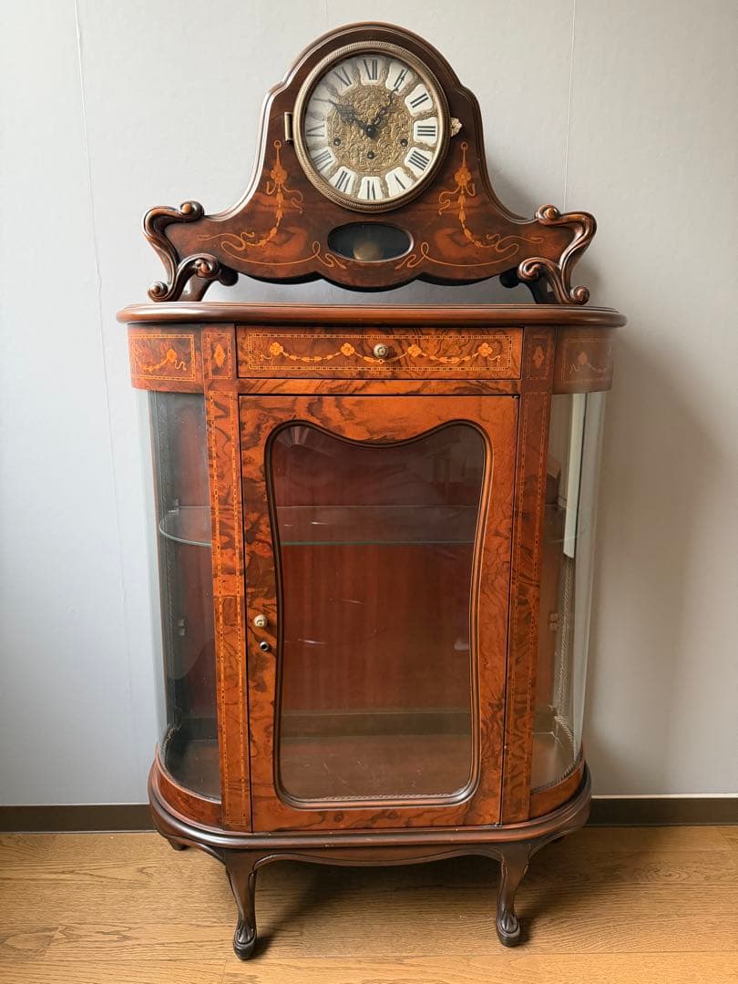 ロココ調　木製キャビネット 時計付き