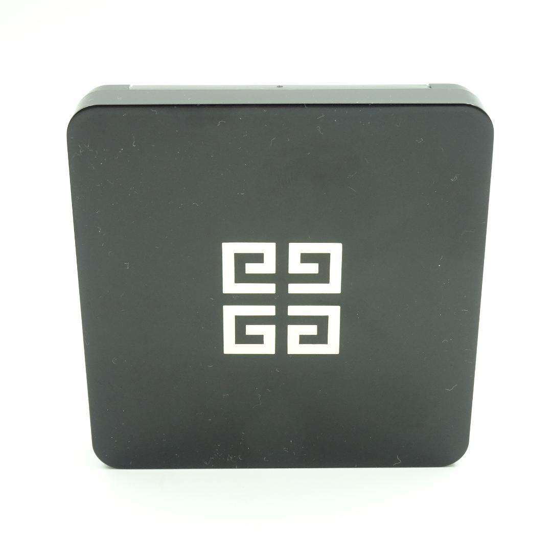 ジバンシイ ソワン ノワール UV コンパクト