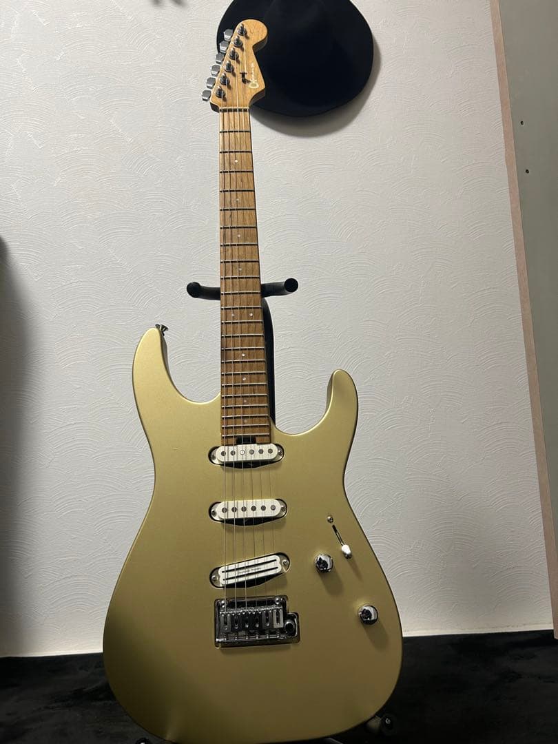 ギター CHARVEL PRO-MOD DK22 SSS PHARAOHS GOLD