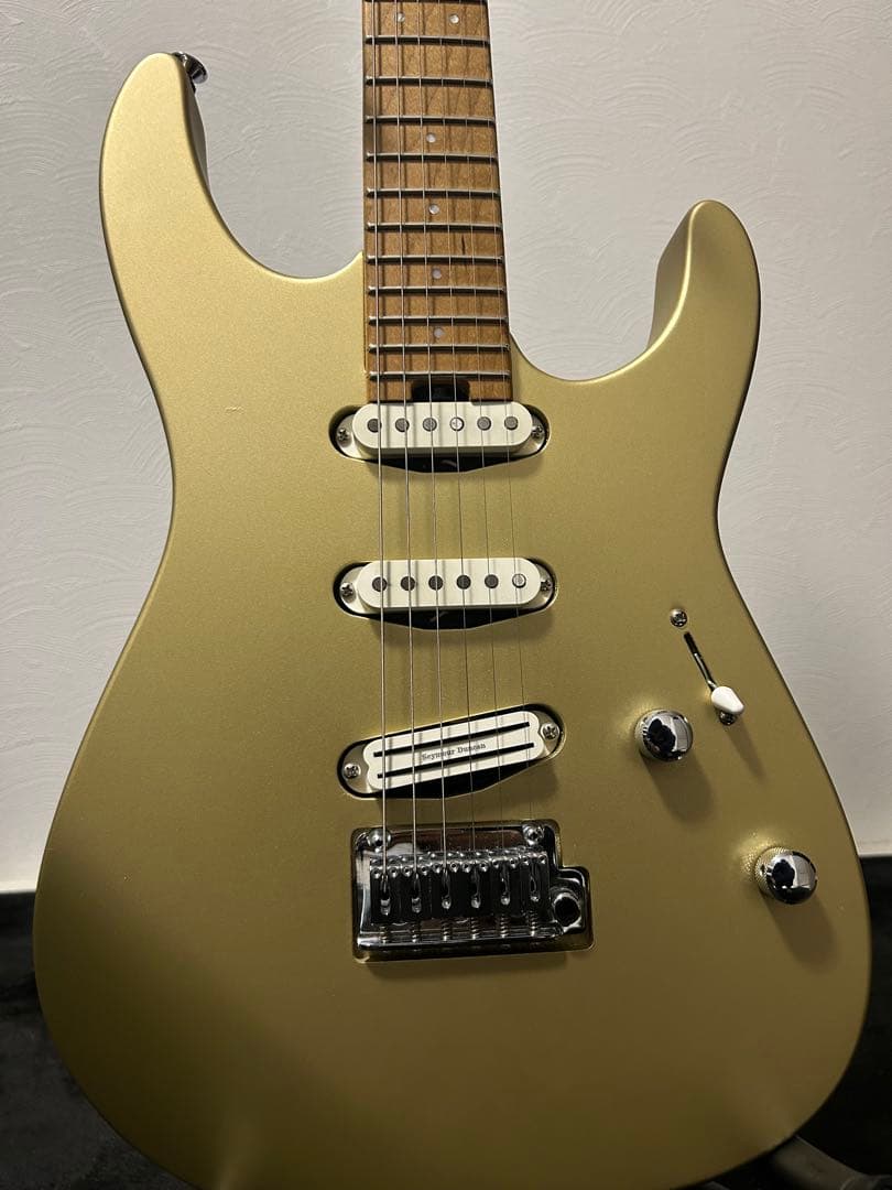 ギター CHARVEL PRO-MOD DK22 SSS PHARAOHS GOLD