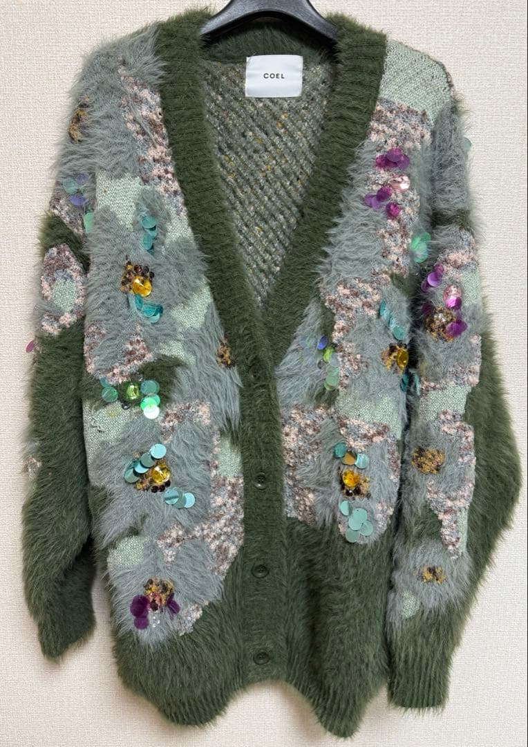 新作　完売　COEL 花柄シャギービジューニット　新品　カーキ