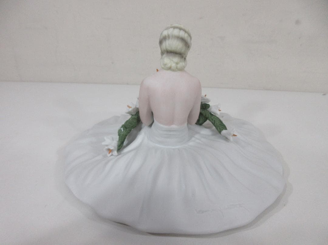 0907W ルイ・イカール リリー 磁器 フィギュア 欠けあり