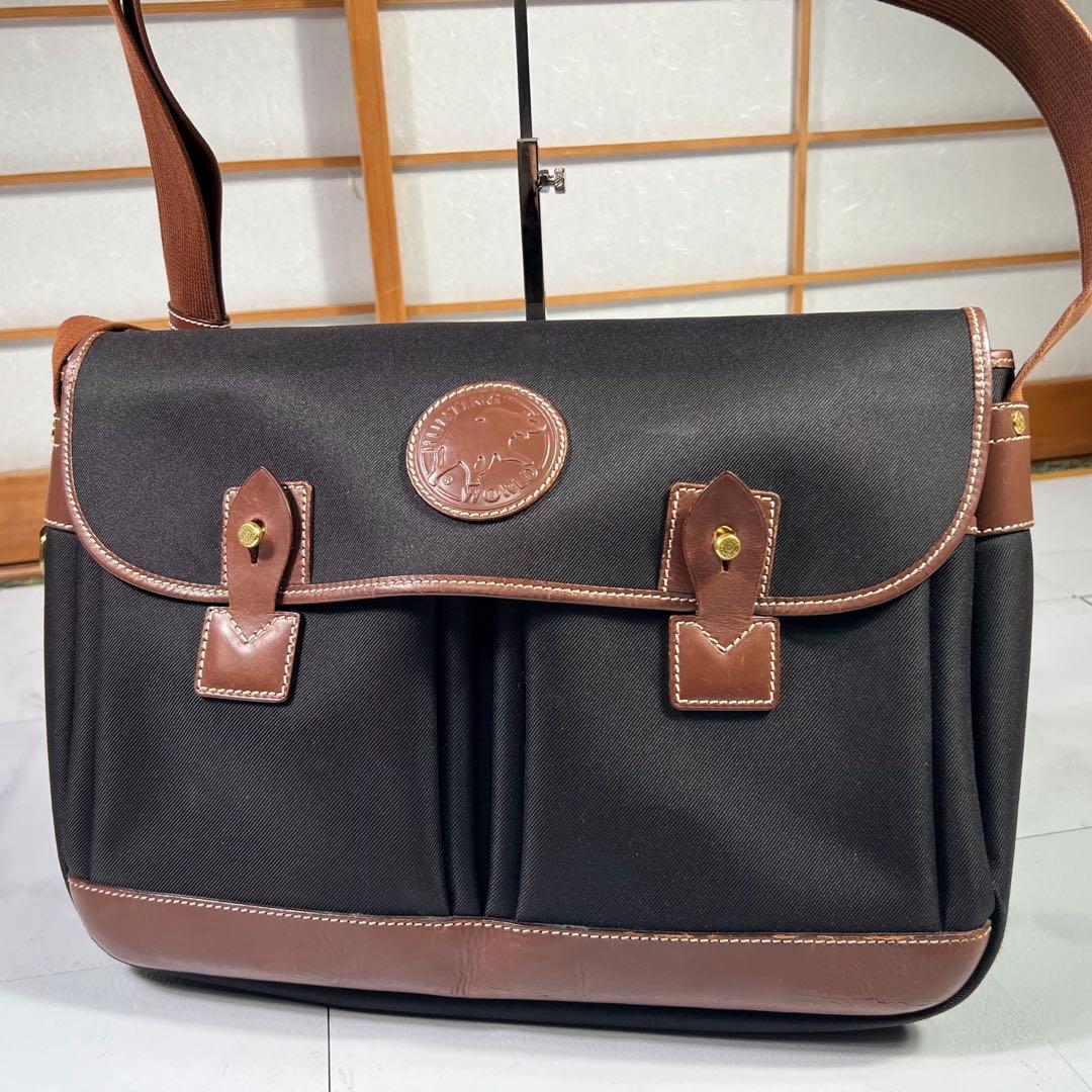 HUNTING WORLD ハンティングワールド ショルダーバッグ ブラック