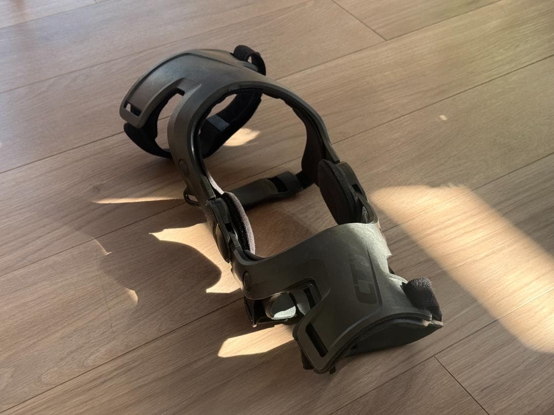 Össur（オッサー）CTi 3 ・ 膝装具 ニーブレース 右膝用 ブラック