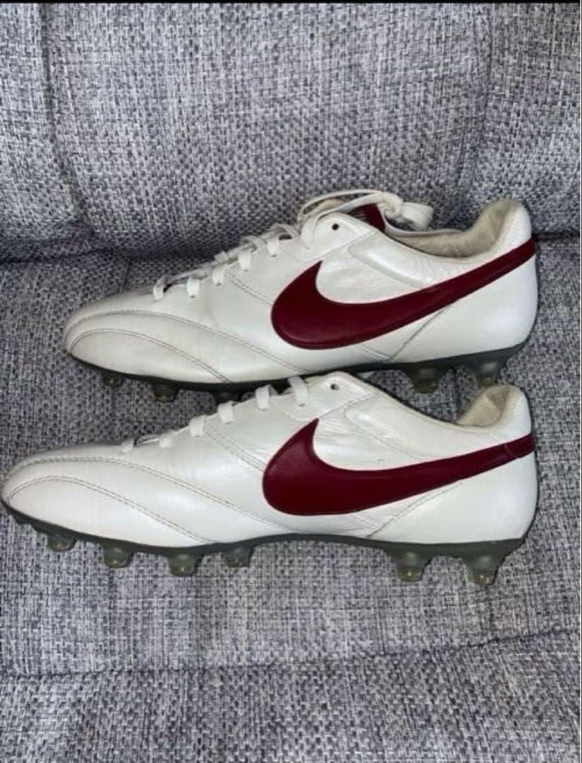 完売品 27㎝ 初代Nike premierサッカーシューズ ホワイト/レッド