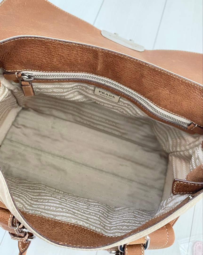 Prada プラダ　Prada Antic Buckles　ショルダーバック