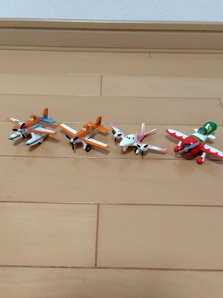 【レア・美品・送料無料】カーズ トミカ Planes １５個セット　バラ売り不可