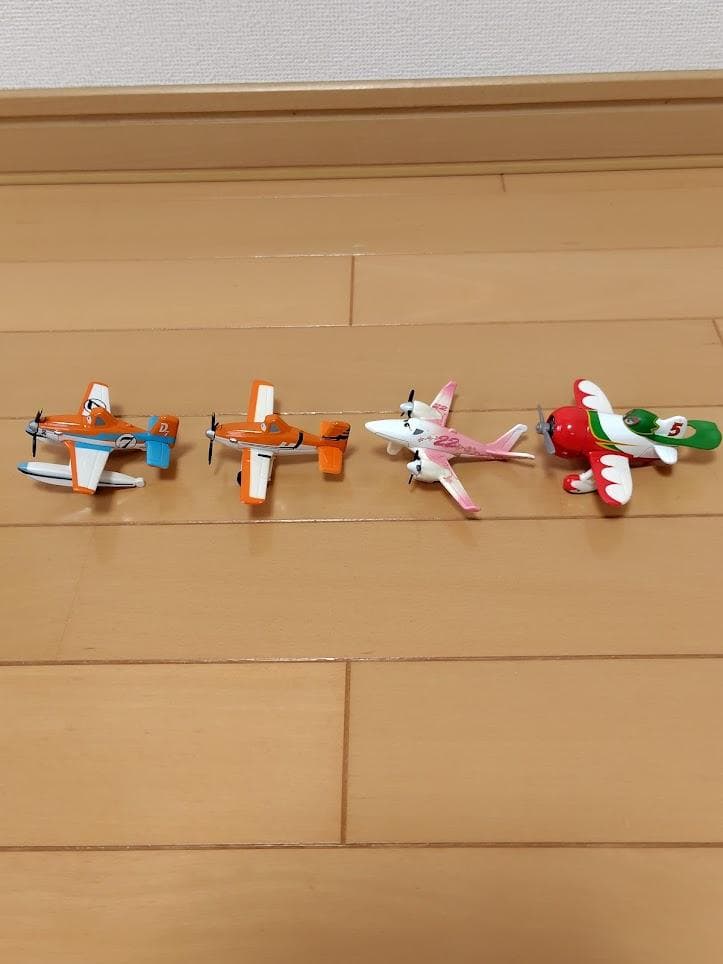 【レア・美品・送料無料】カーズ トミカ Planes １５個セット　バラ売り不可