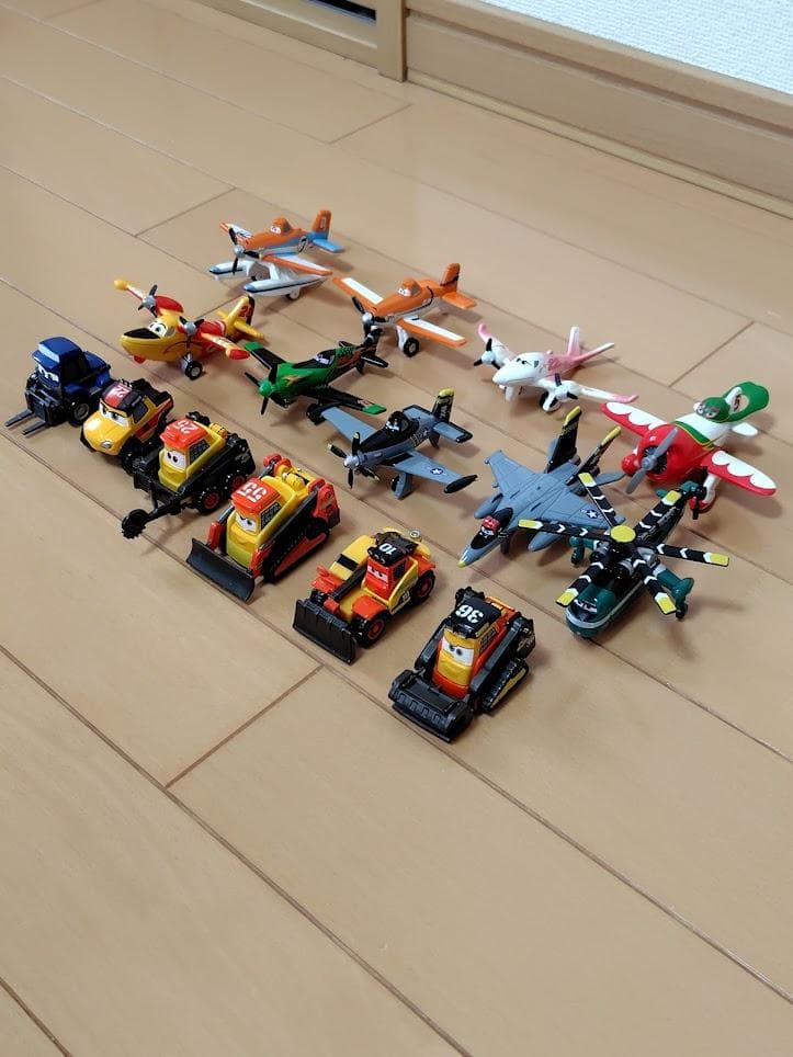【レア・美品・送料無料】カーズ トミカ Planes １５個セット　バラ売り不可