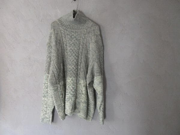 URU(ウル)TURTLE NECK KNIT/L.Green