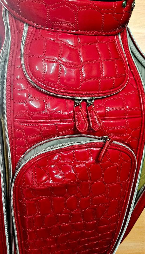 送料無料/新品未使用　OWL エナメル高級ワニ柄型押しゴルフバッグ レッド