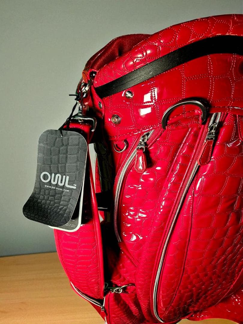 送料無料/新品未使用　OWL エナメル高級ワニ柄型押しゴルフバッグ レッド