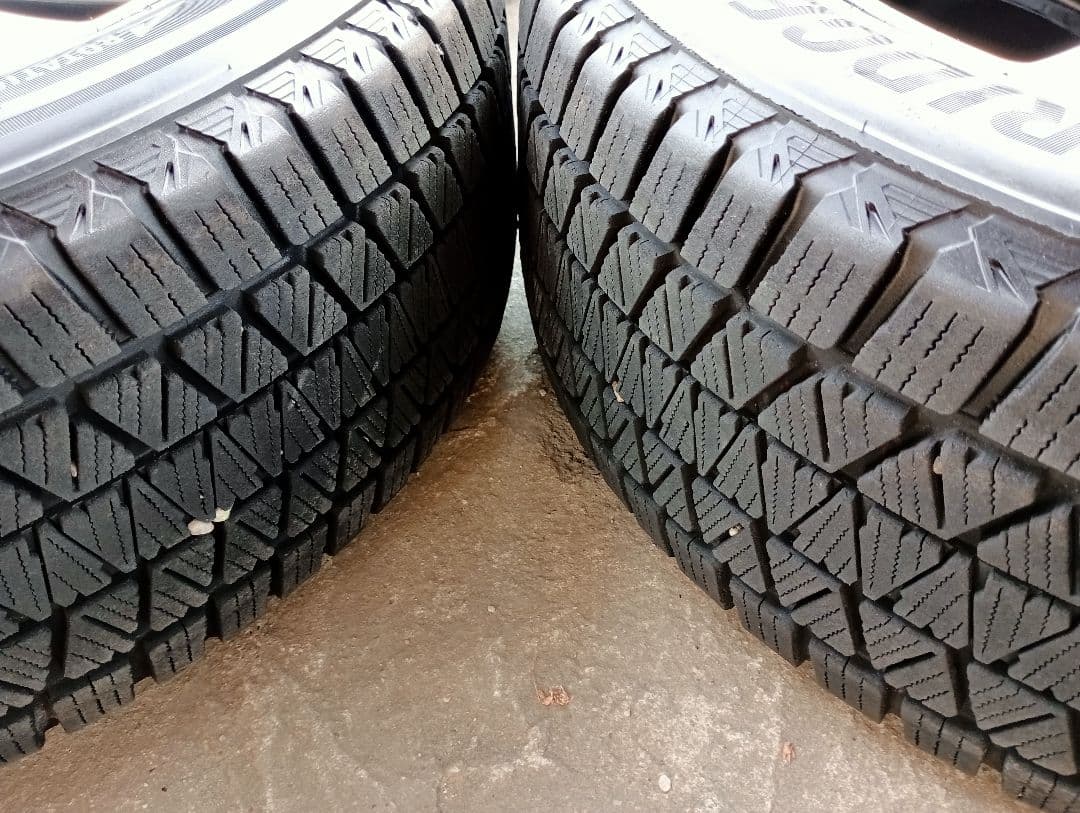 ハローキティ　スバル純正17インチホイール スタッドレス 4本セット