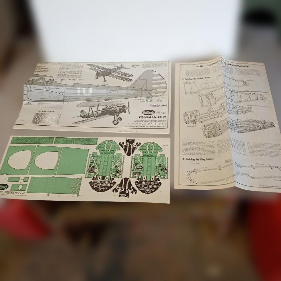 Guillow社　ステーマンPT-17 バルサ材ゴム飛行機　未使用品