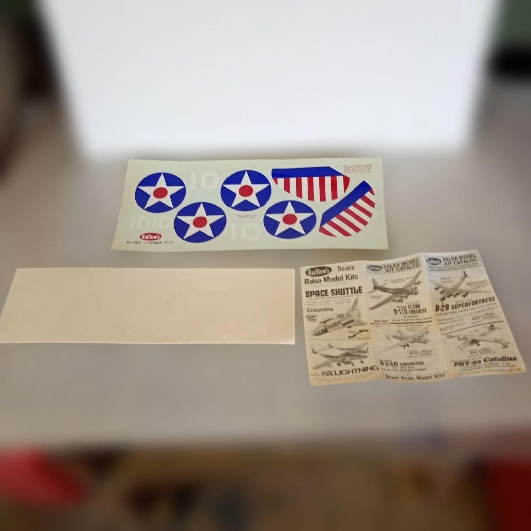 Guillow社　ステーマンPT-17 バルサ材ゴム飛行機　未使用品