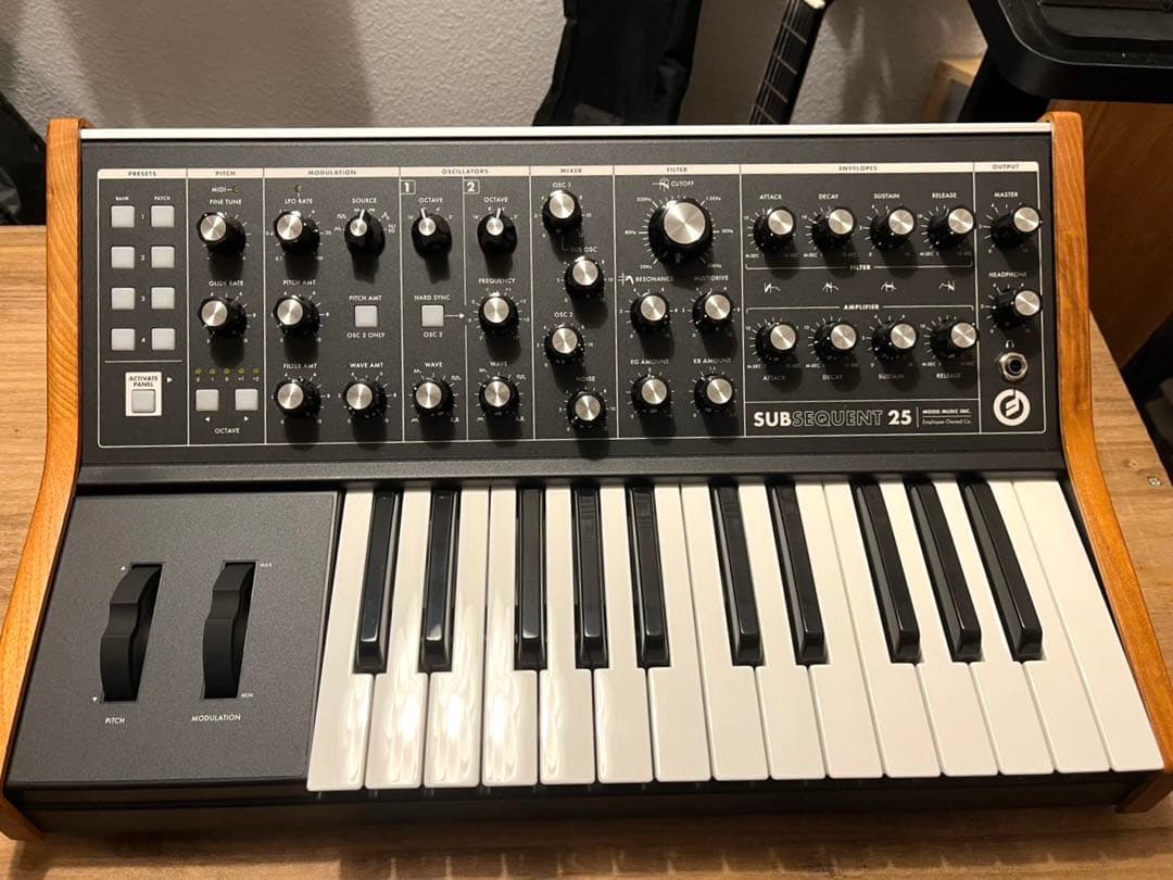 Moog Subsequent 25アナログシンセサイザー