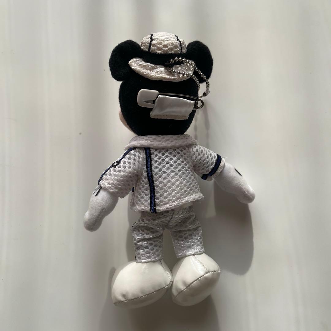 クラブマウスビート ぬいぐるみバッジ ミッキーマウス 白ジャケット