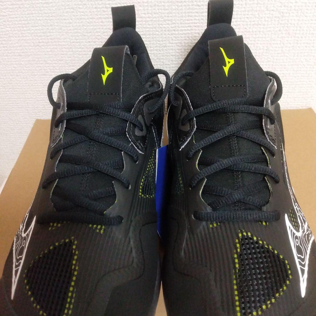 ミズノバレーボールシューズ　ウエーブモーメンタム３　27.0cm