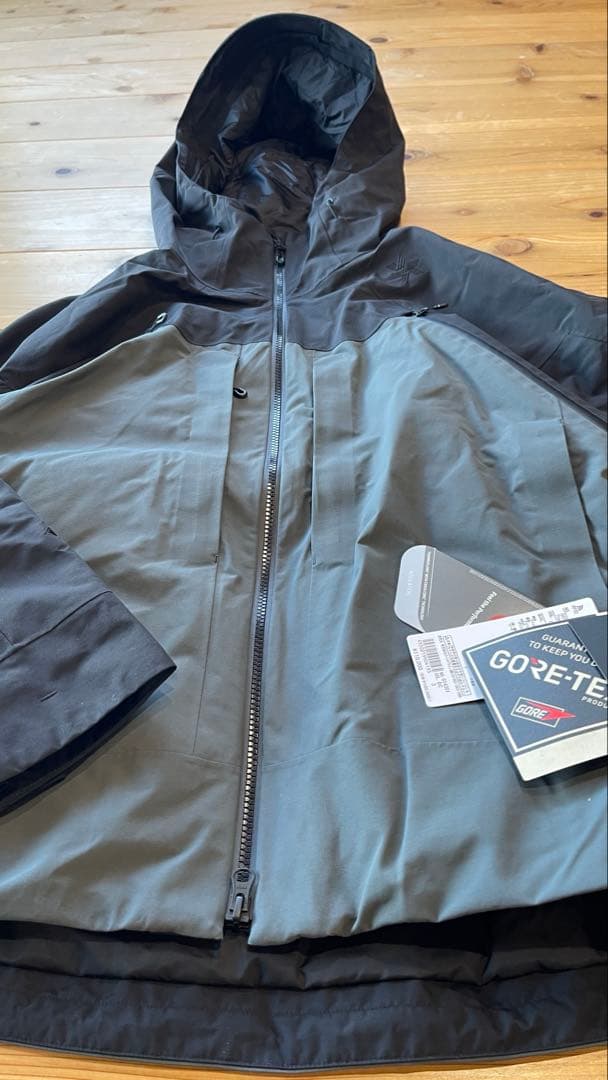 新品 ゴールドウィン ゴアテックスツーレイヤーサーモベンチレーティングジャケット