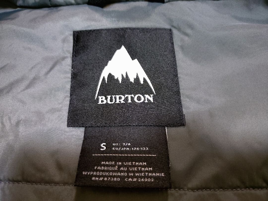 Burton 子ども用スノーボードウェア上下セット　120cm、140cm