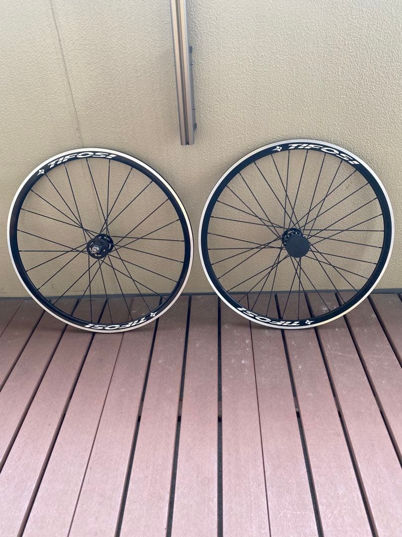 ピスト　ホイール　TIFOSI